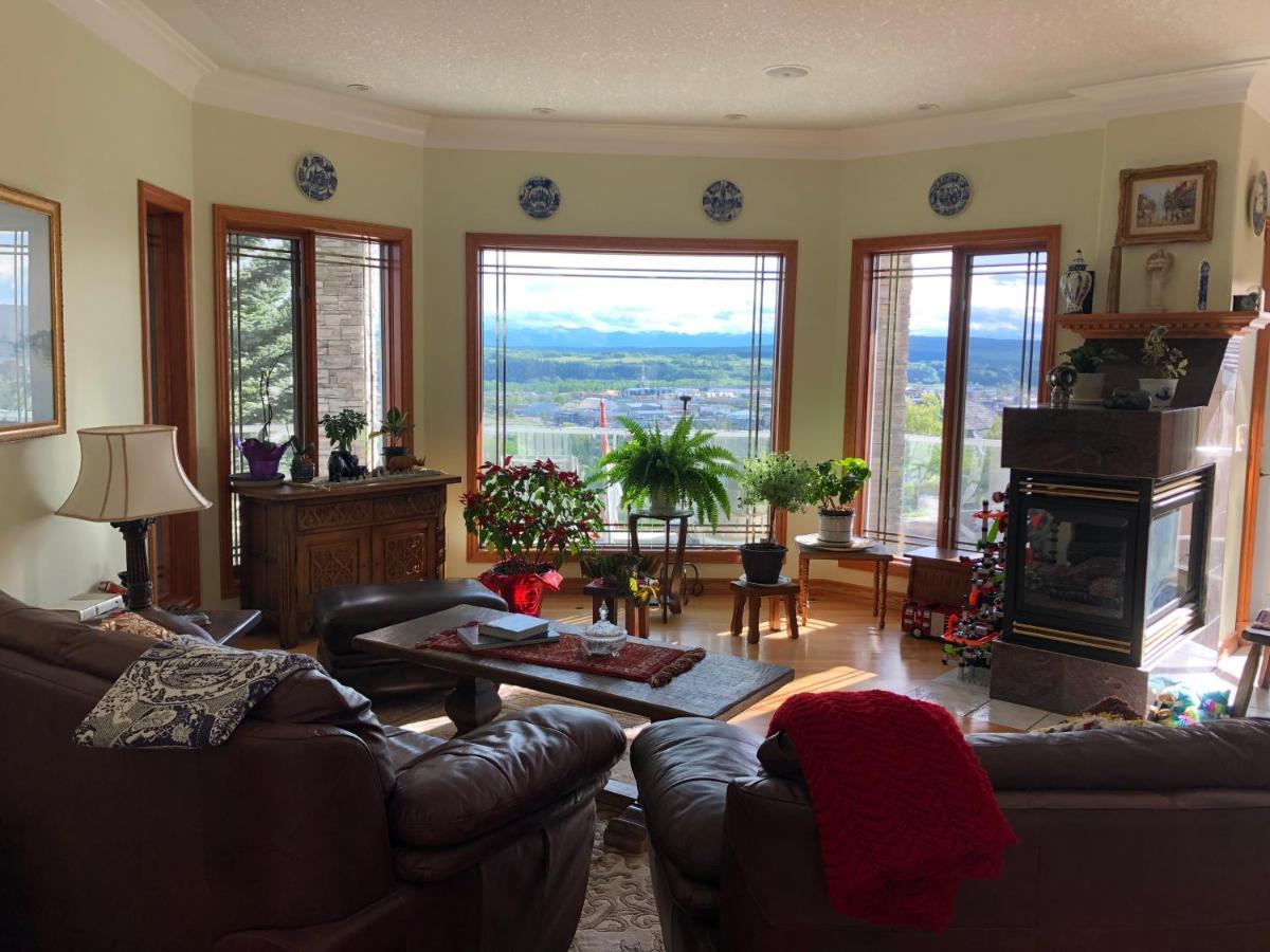 Rocky Mountain View Bed & Breakfast Cochrane Buitenkant foto